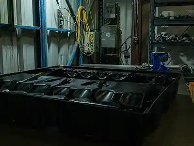 Polymer extrusion line with cooling bath